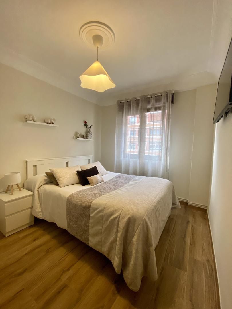 Flat for sale in Askatasun Etorbidea, 28, Barakaldo Bedroom of Flat for sale in Barakaldo with Terrace and Balcony