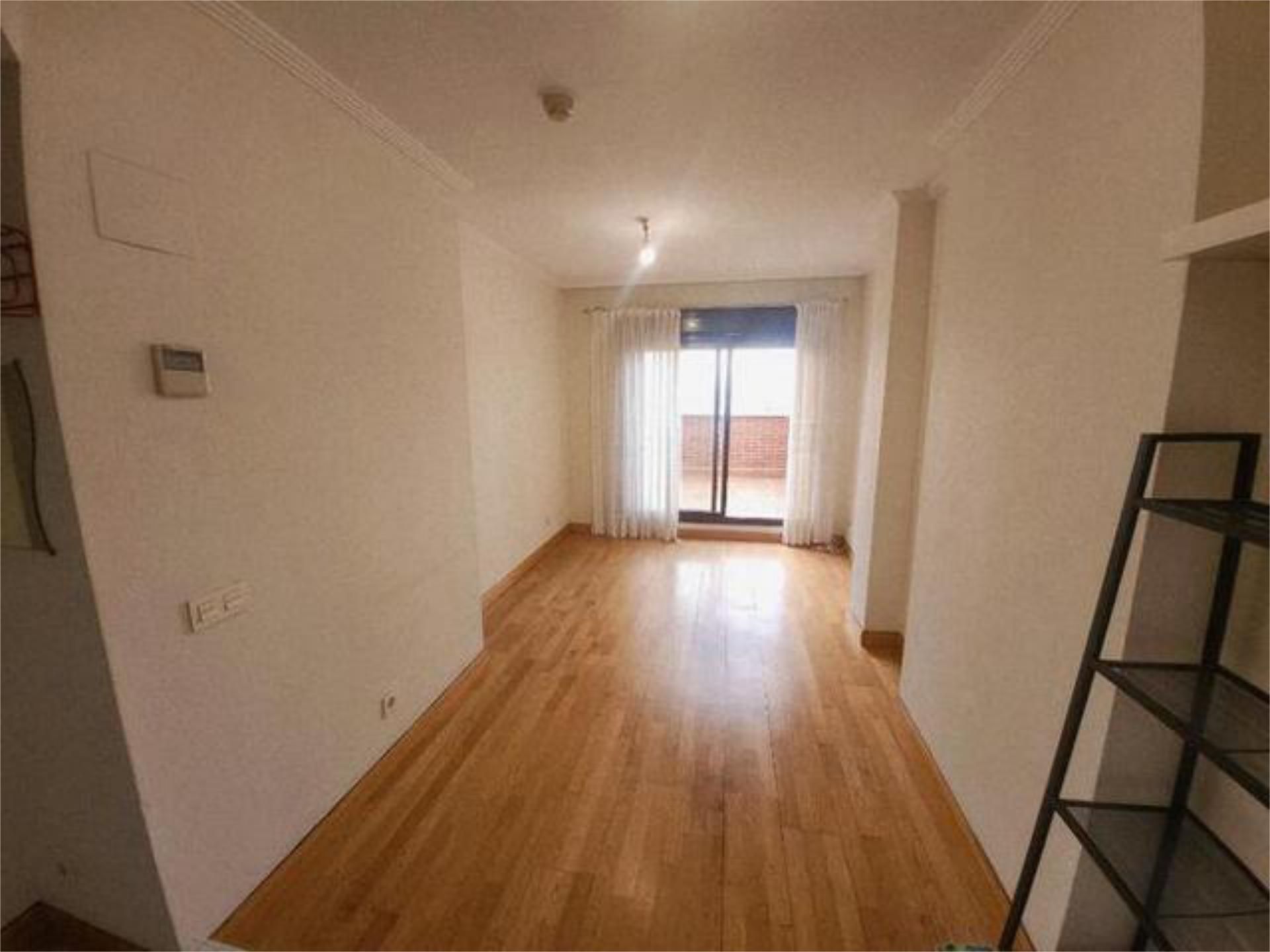 Àtic de lloguer a Ensanche de Vallecas - La Gavia Dormitori de Àtic de lloguer en Madrid Capital amb Calefacció, Jardí privat i Terrassa