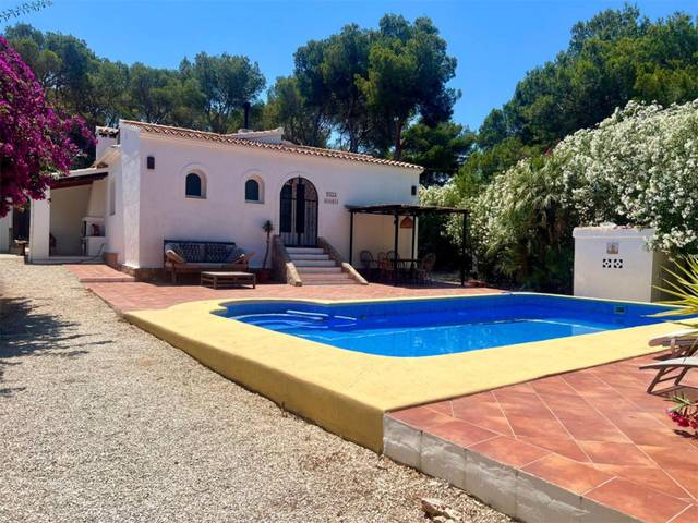 Casa-chalet en Alquiler en Calle Avutarda, 31 en La Granadella  - Costa Nova