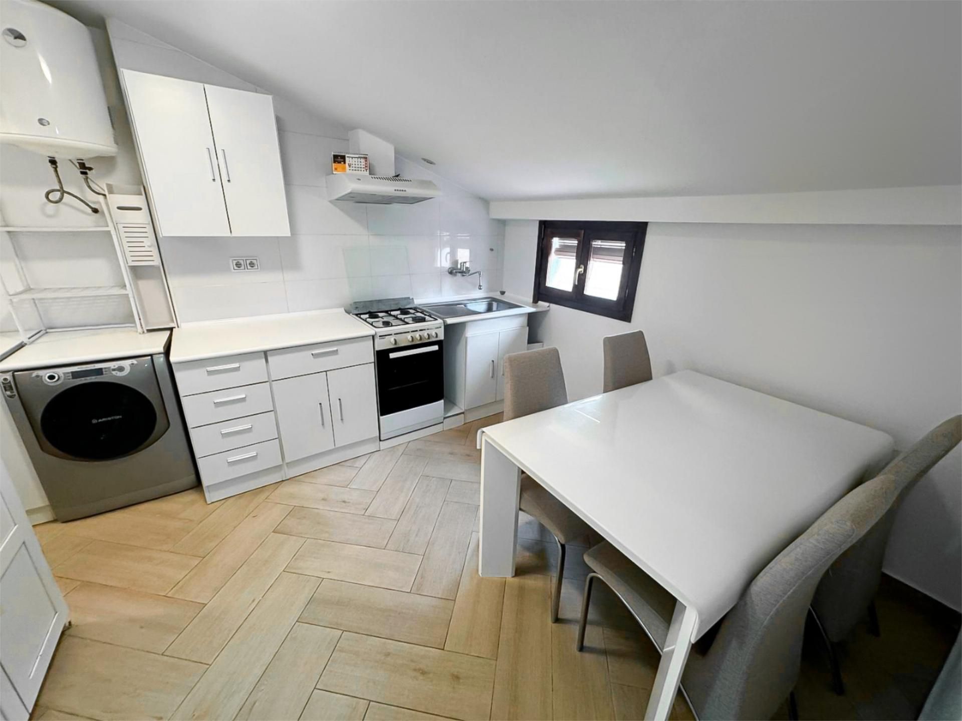 Pis de lloguer a Plaza España, 14, Tarazona Cuina de Pis de lloguer en Tarazona amb Calefacció, Parquet i Terrassa