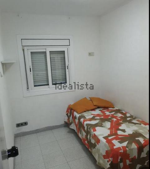 Apartment to share in Avinguda de Severo Ochoa, 95, Pubilla Cases, Barcelona - image 2 Photo 2 of Apartment to share in Avinguda de Severo Ochoa, 95, Pubilla Cases, Barcelona