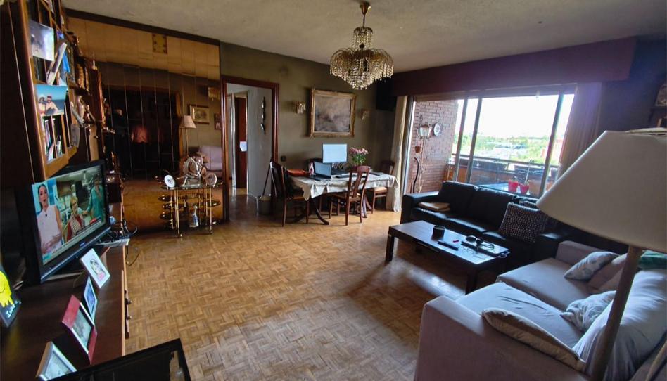 Foto 1 de Piso en venta en Calle de Ramón Areces, 14, Media Legua, Madrid