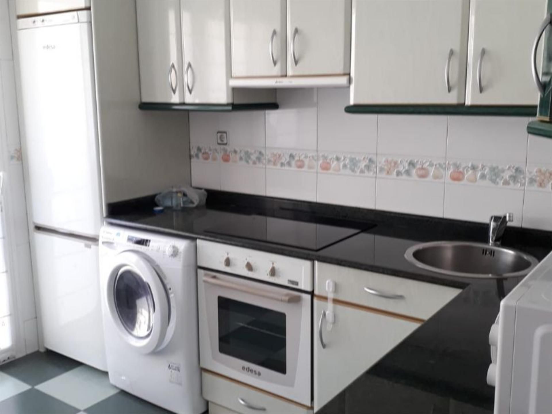 Pis de lloguer a San Vicente Kalea, 11, Bagatza - San Vicente Cuina de Pis de lloguer en Barakaldo amb Calefacció, Moblat i Balcó