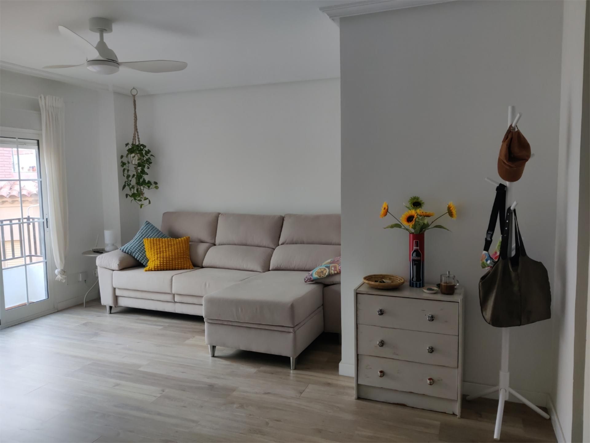 Flat to rent in Calle Marqués de Ordoño, 20, Murcia Capital Living room of Flat to rent in Murcia Capital with Air Conditioner and Balcony