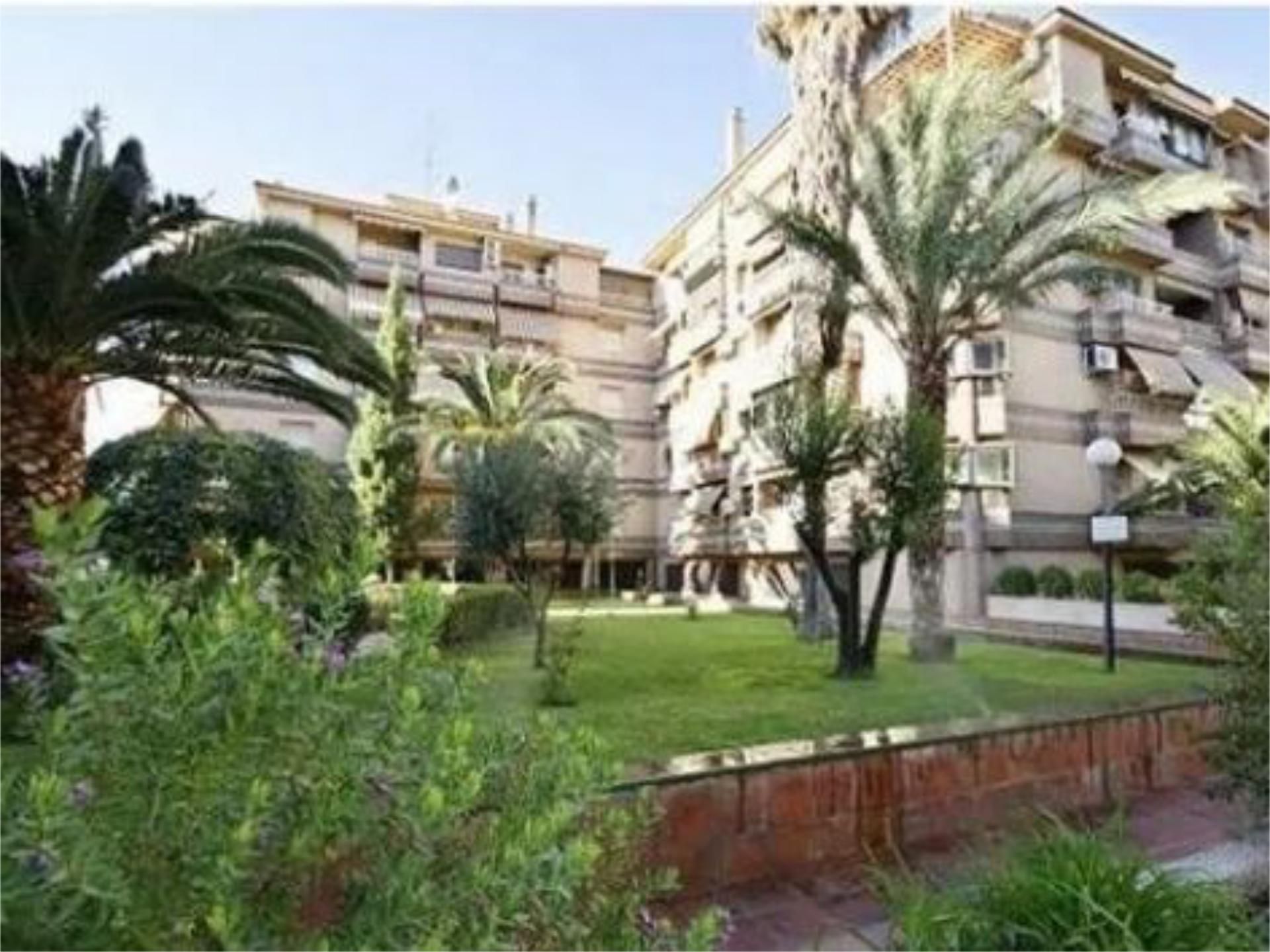 Flat to rent in Calle Gonzalo Jiménez de Quesada, Barrio de Zaidín Exterior view of Flat to rent in Granada Capital with Air Conditioner, Parquet flooring and Swimming Pool