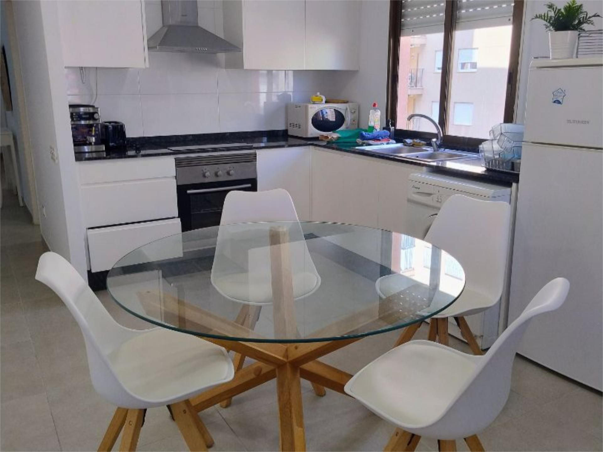 Apartment to rent in Carrer de Dunkerque, 14, Playa de la Concha Kitchen of Apartment to rent in Oropesa del Mar / Orpesa with Air Conditioner, Heating and Terrace