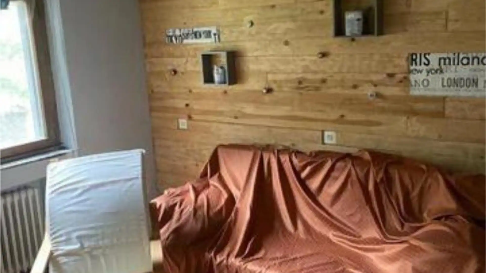 Habitación de Casa o chalet en venta en Lena con Jardín privado, Terraza y Amueblado