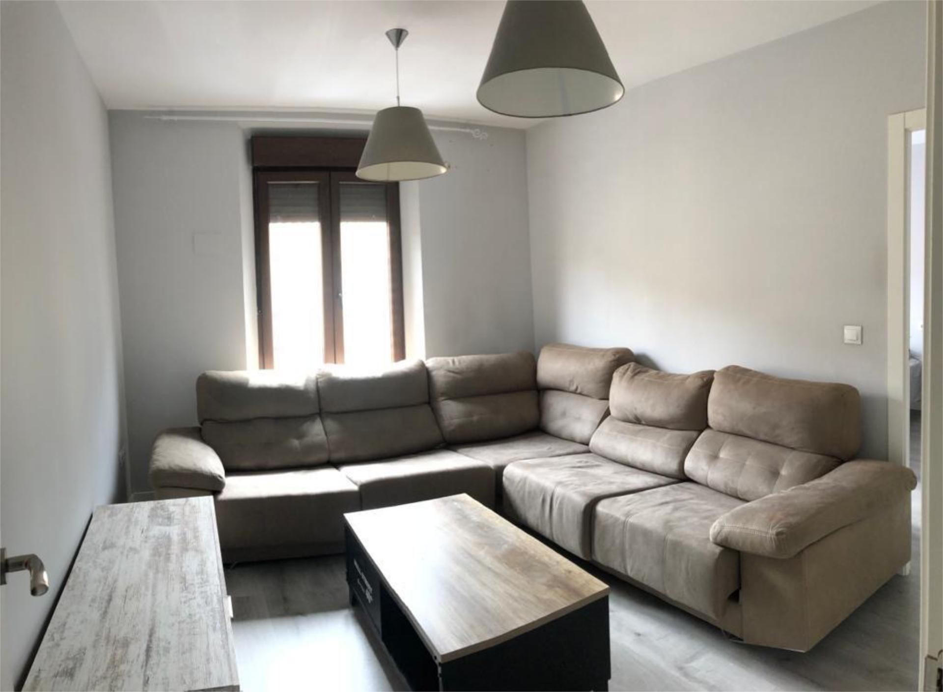 Living room of Flat to rent in  Granada Capital  with Air Conditioner and Balcony