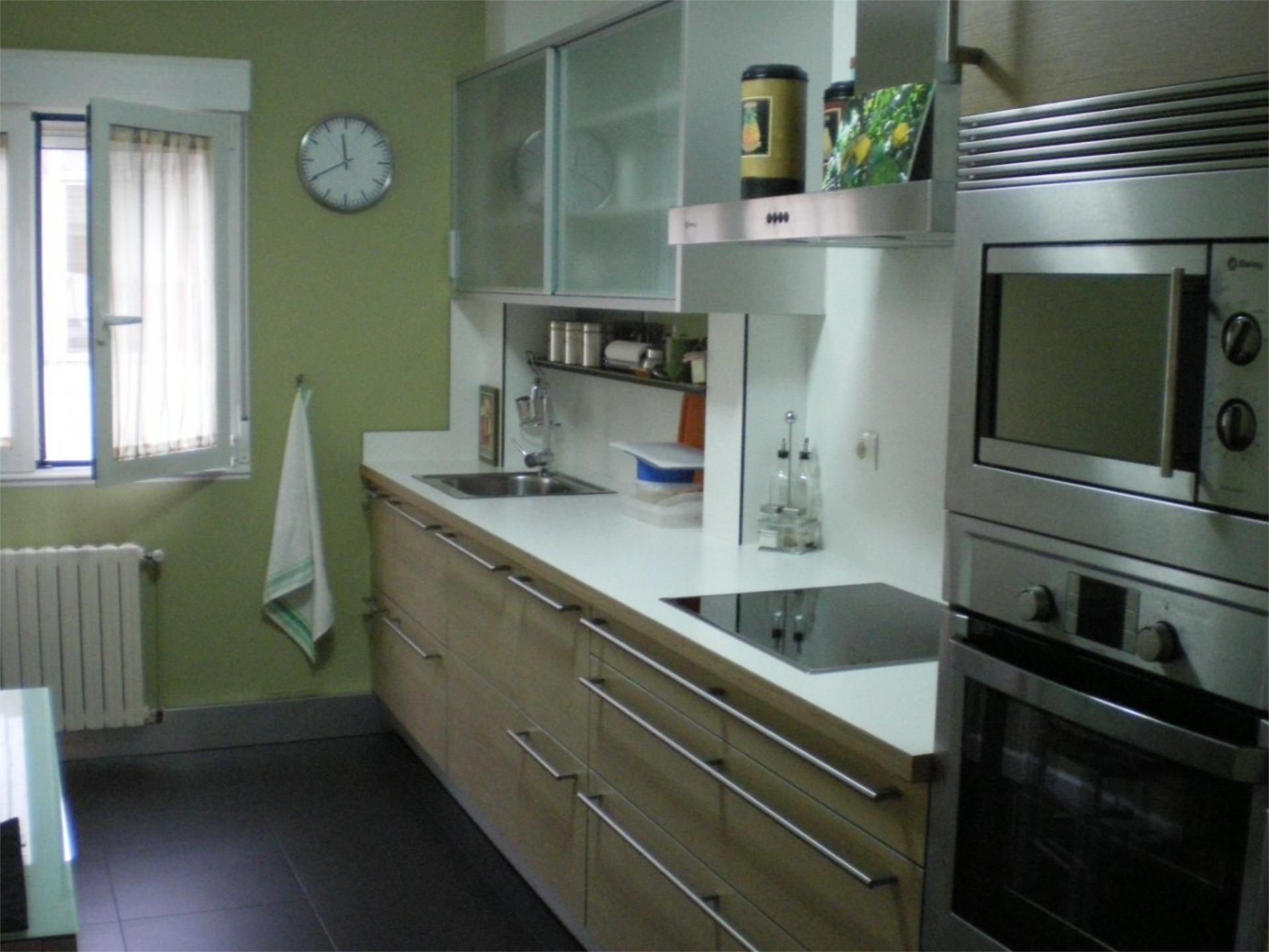 Pis en venda a Rúa Do Home Santo, 66, Campus Norte - San Caetano Cuina de Pis en venda en Santiago de Compostela