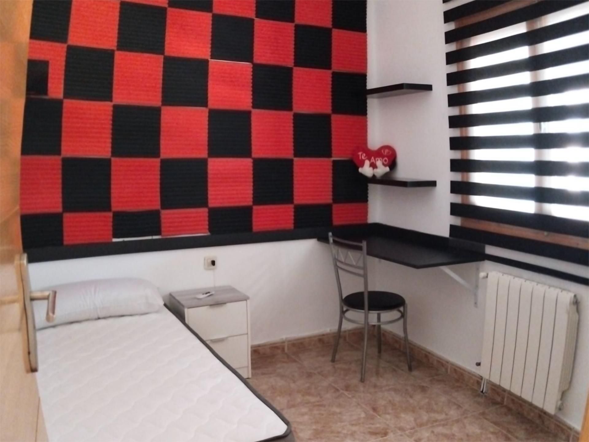 Pis per a compartir a Calle del Alcácer, 10, Corral de Almaguer Dormitori de Pis per a compartir en Corral de Almaguer amb Calefacció, Terrassa i Traster