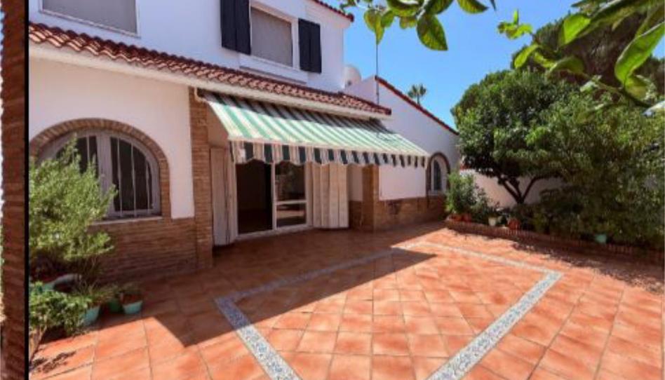 Foto 1 de Casa adosada en venda a Avenida Los Príncipes, 46, Bellavista, Huelva