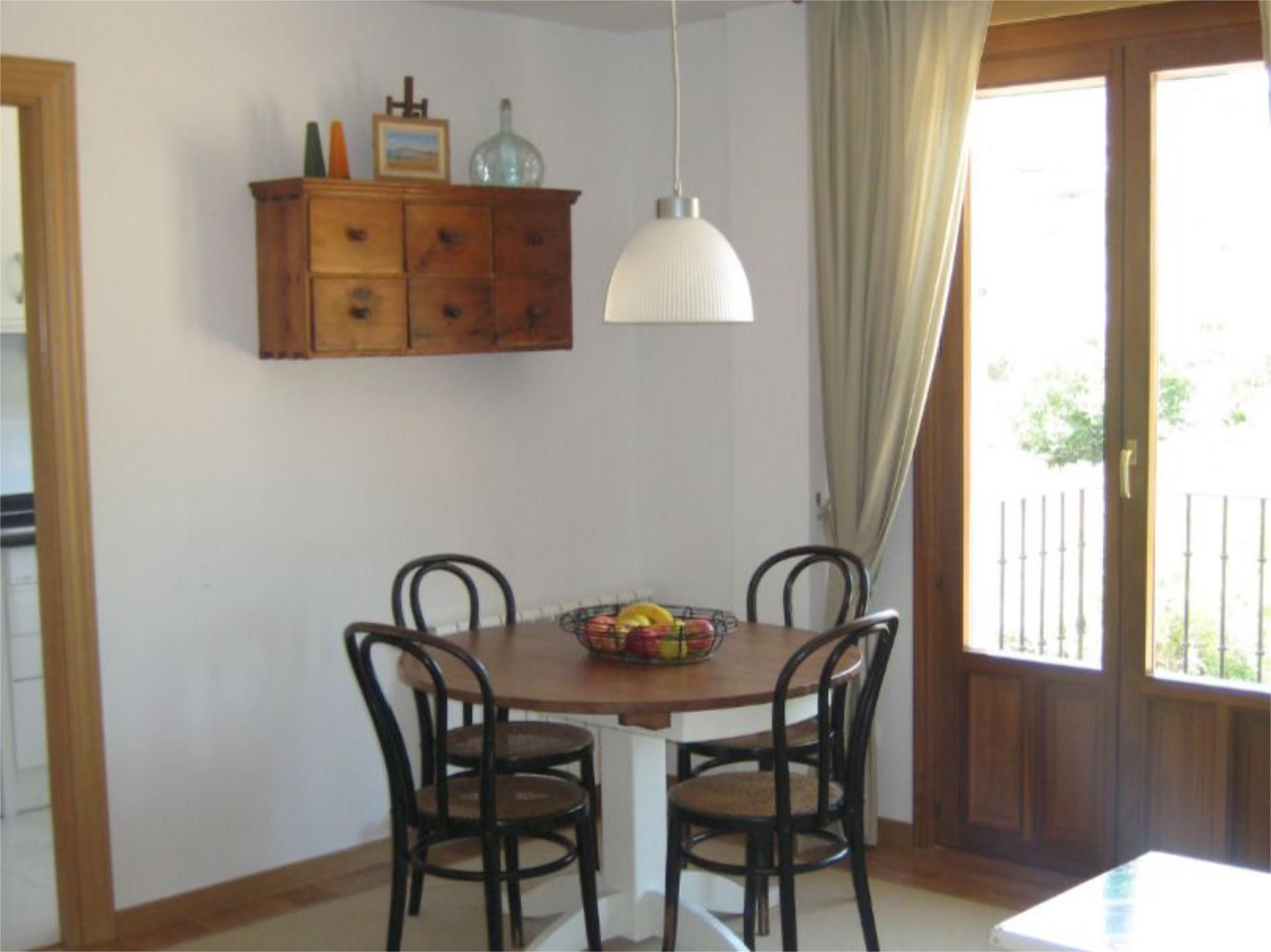 Flat to rent in Travesía las Eras, 5, Ezcaray Dining room of Flat to rent in Ezcaray with Balcony