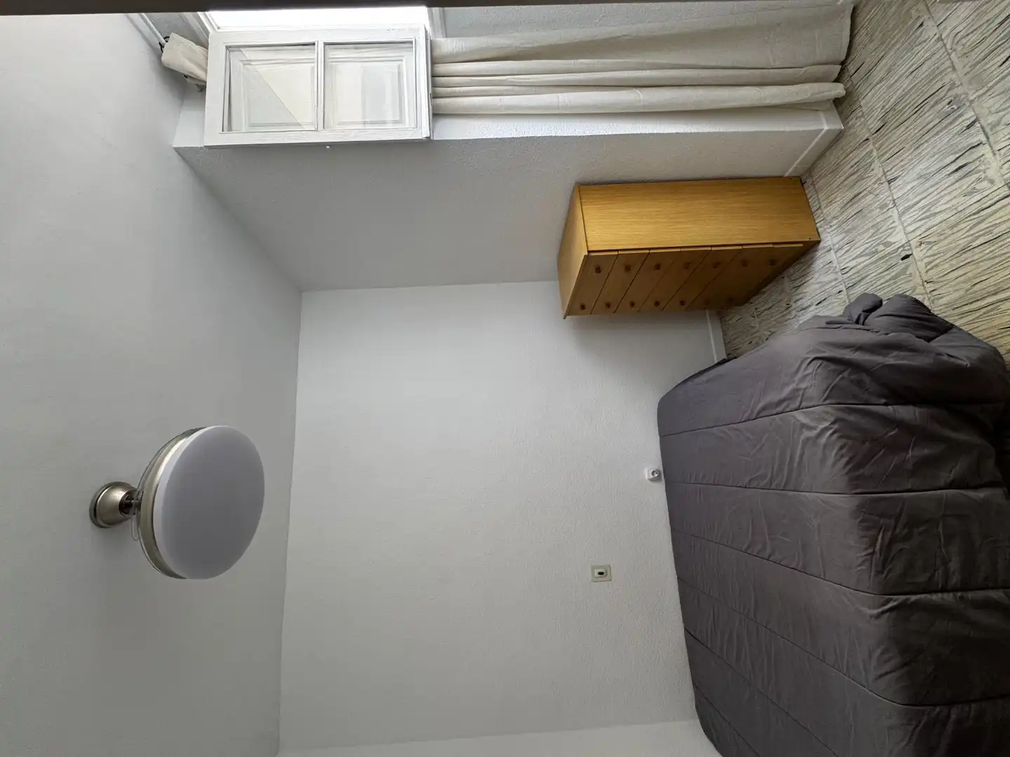 Habitación en Carrer Alvado, 23, Centro
