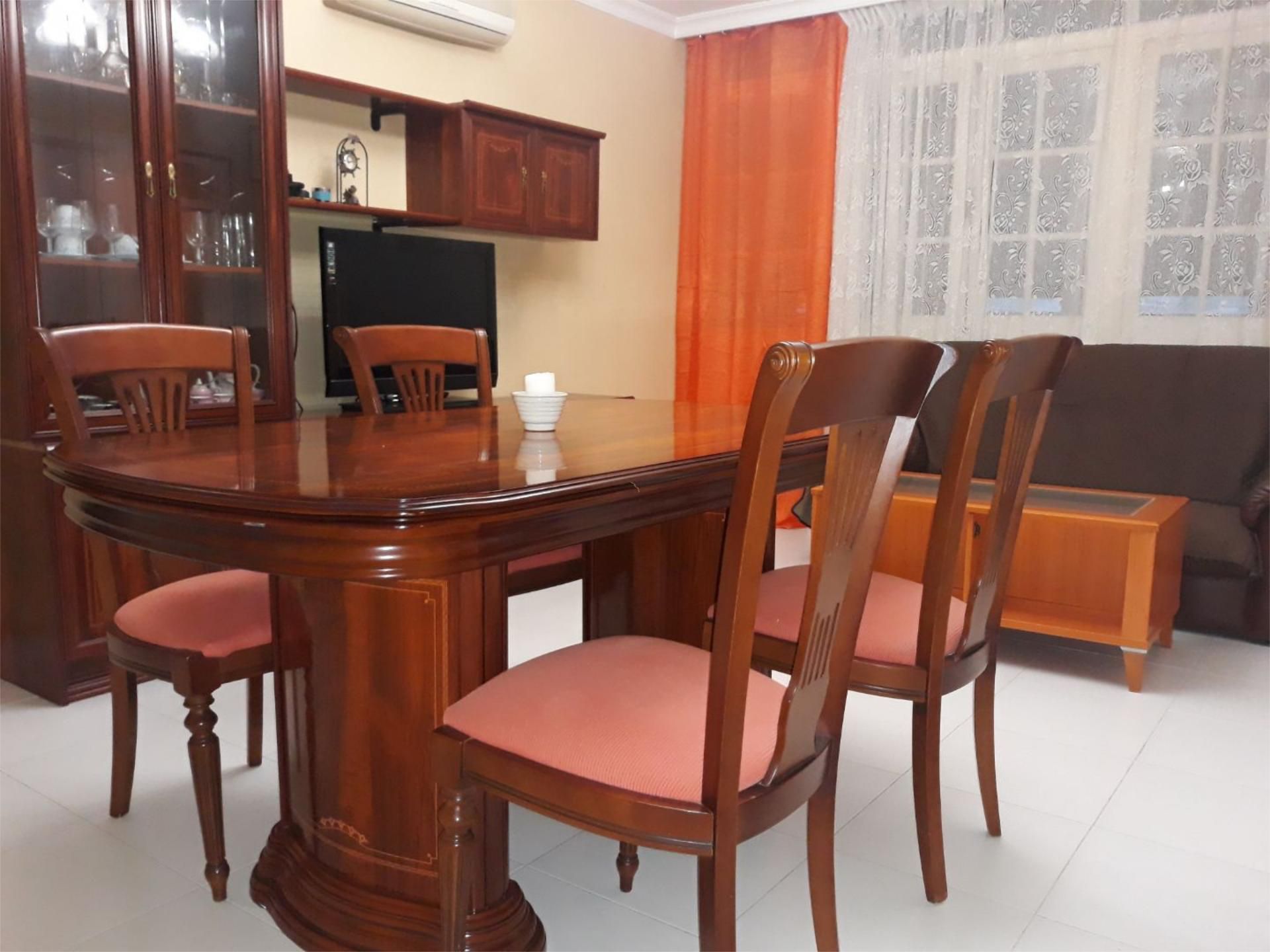 Pis de lloguer a Calle del Bajete, 7, Santiago - Coronación Menjador de Pis de lloguer en Jerez de la Frontera amb Aire condicionat, Calefacció i Terrassa