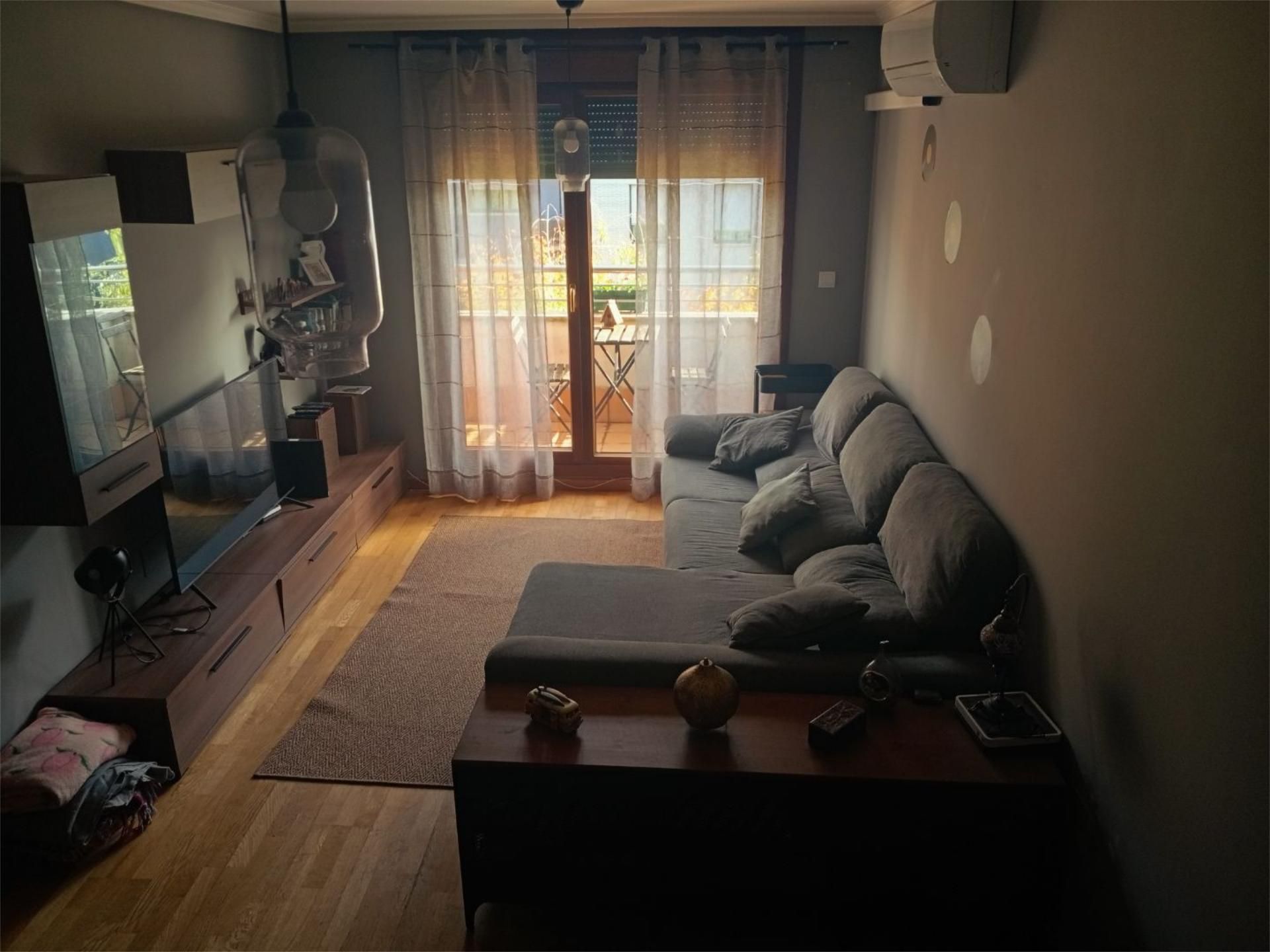 Sala d'estar de Pis en venda en Valladolid Capital amb Aire condicionat, Terrassa i Piscina