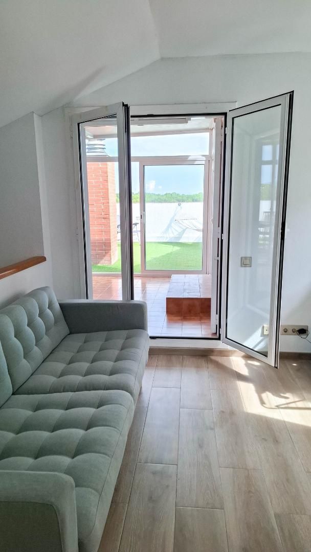 Sala d'estar de Pis en venda en Sant Esteve Sesrovires amb Aire condicionat, Calefacció i Parquet