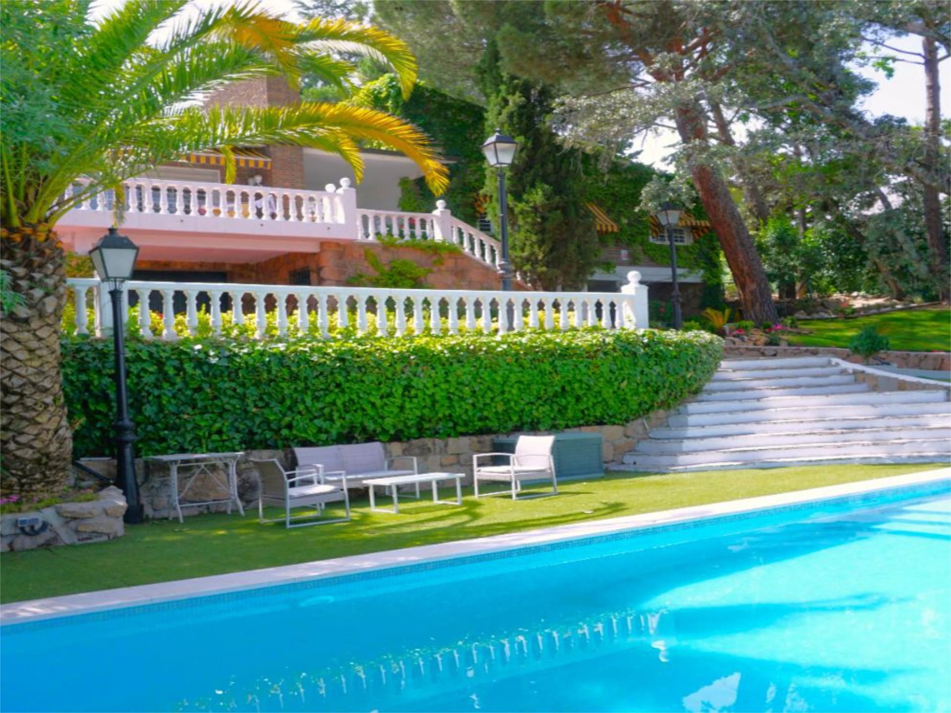 House or chalet for sale in Calle Júcar, 12, Salud y Alegría - El Lago Garden of House or chalet for sale in Torrelodones with Air Conditioner, Terrace and Swimming Pool