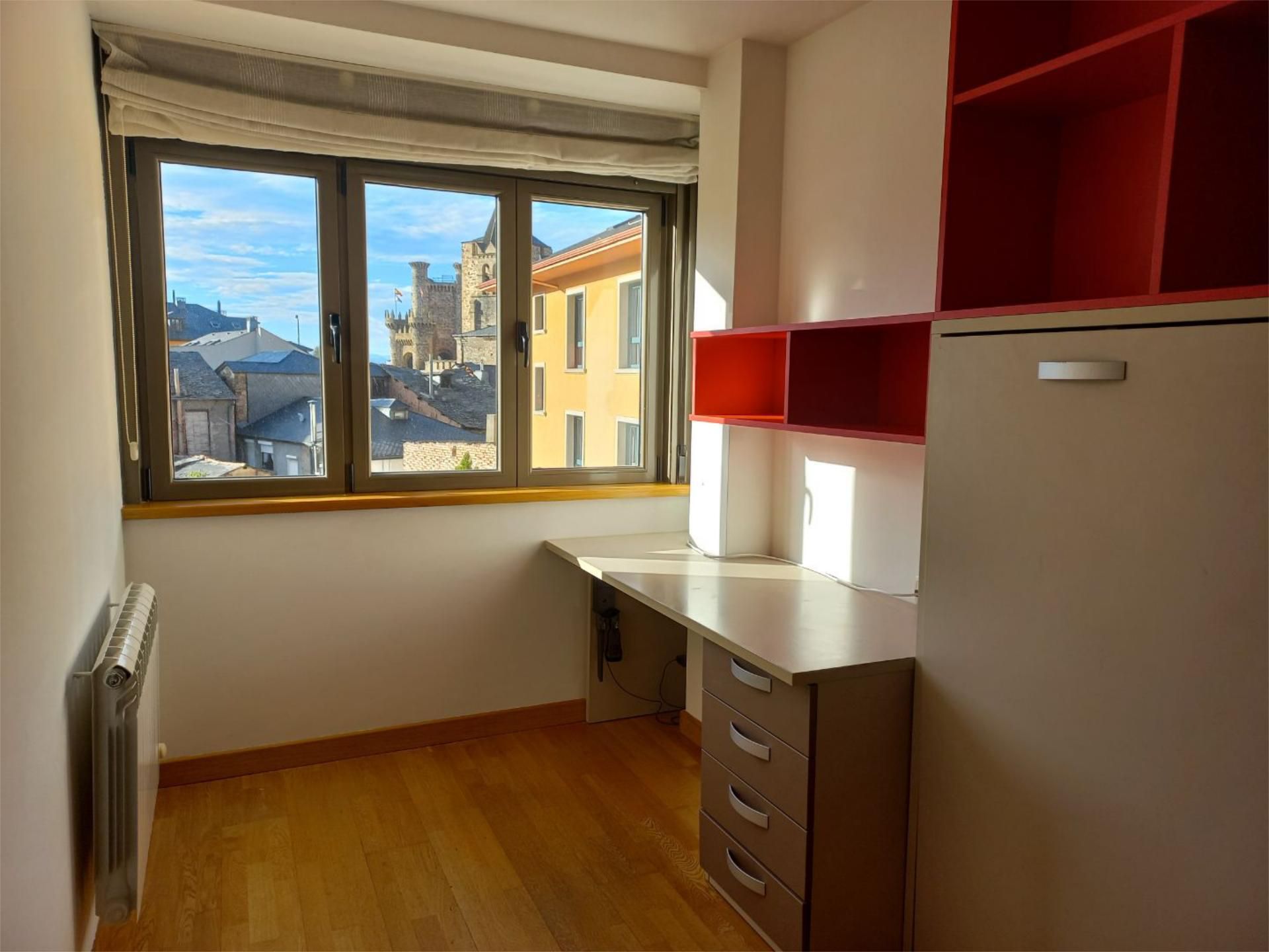 Piso en venta en Calle Guido de Garda, 4, Zona Alta Piso en venta en Ponferrada con Aire acondicionado, Calefacción y Trastero