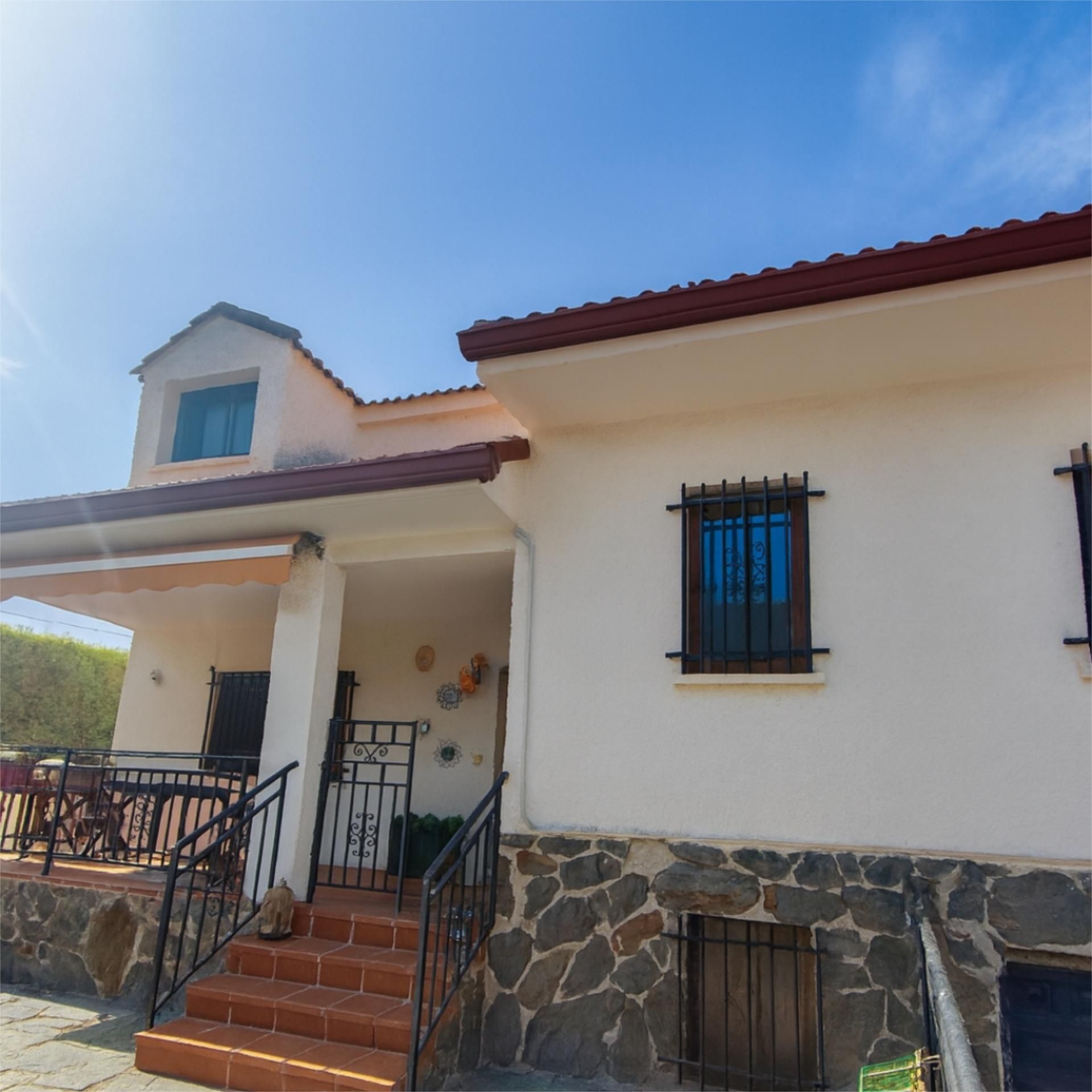 Vista exterior de Casa o xalet en venda en Valdetorres de Jarama amb Aire condicionat, Calefacció i Jardí privat