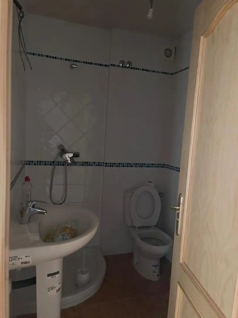 Flat for sale in Calle Real, 46, Genalguacil Bathroom of Flat for sale in Genalguacil with Terrace and Balcony