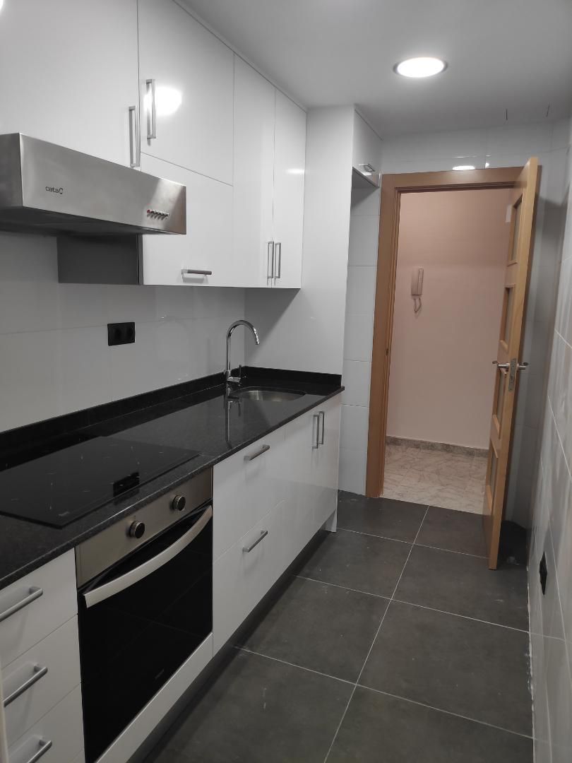 Kitchen of Flat for sale in  Lleida Capital  with Terrace and Balcony
