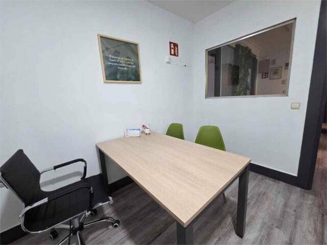 Oficina en Alquiler en Jerónimos