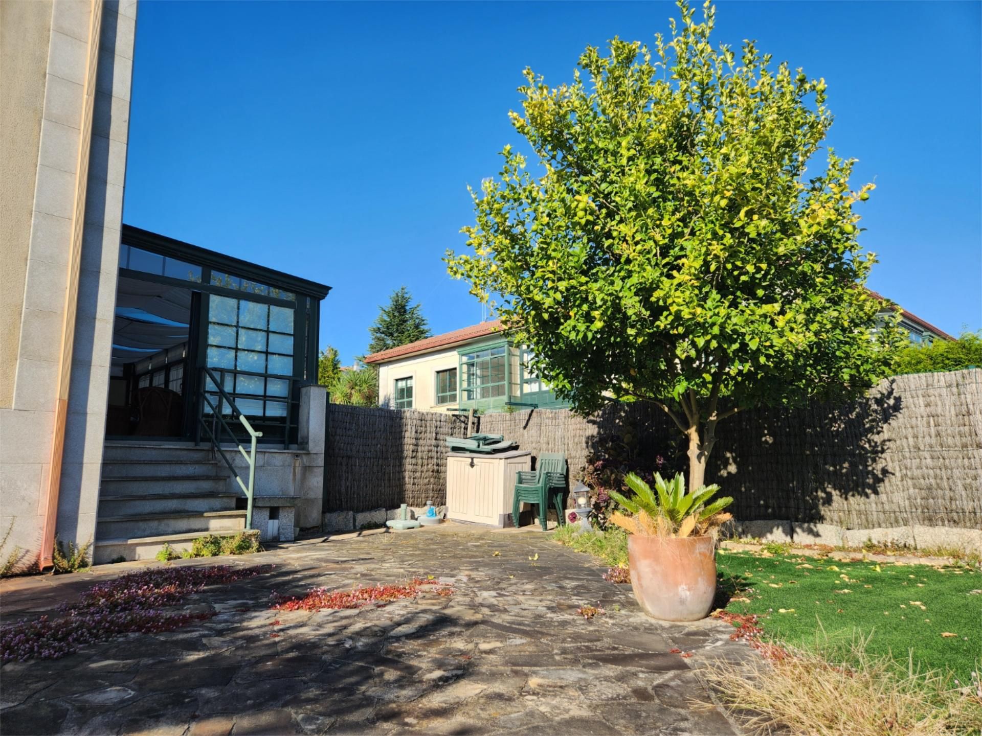 Jardí de Casa o xalet en venda en A Coruña Capital  amb Aire condicionat, Calefacció i Jardí privat