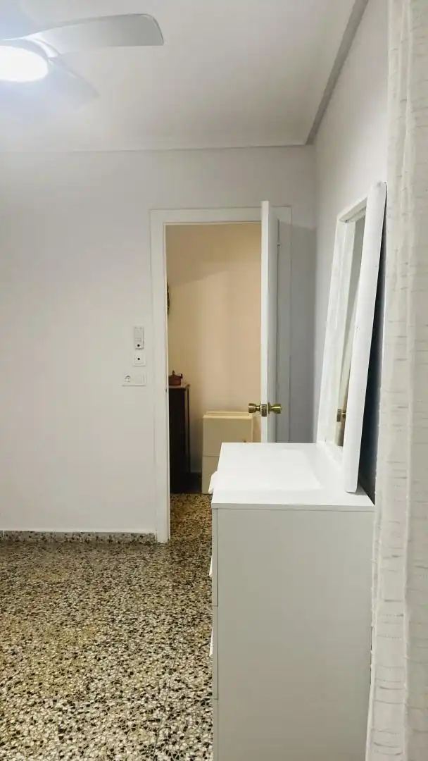 Habitació a Calle Francisco Carratalá Cernuda, 26, Campoamor Dormitori de Apartament per a compartir en Alicante / Alacant amb Moblat