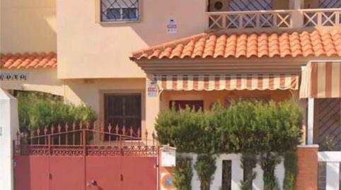 Casa adosada de lloguer a Punta Umbría, Huelva - imatge 2 Foto 2 de Casa adosada de lloguer a Punta Umbría, Huelva