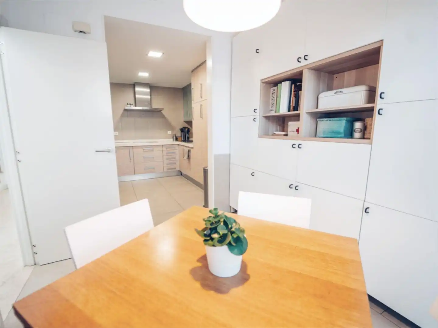 Piso en venta en Colonia Cocina de Piso en venta en Torrelodones con Aire acondicionado, Terraza y Piscina