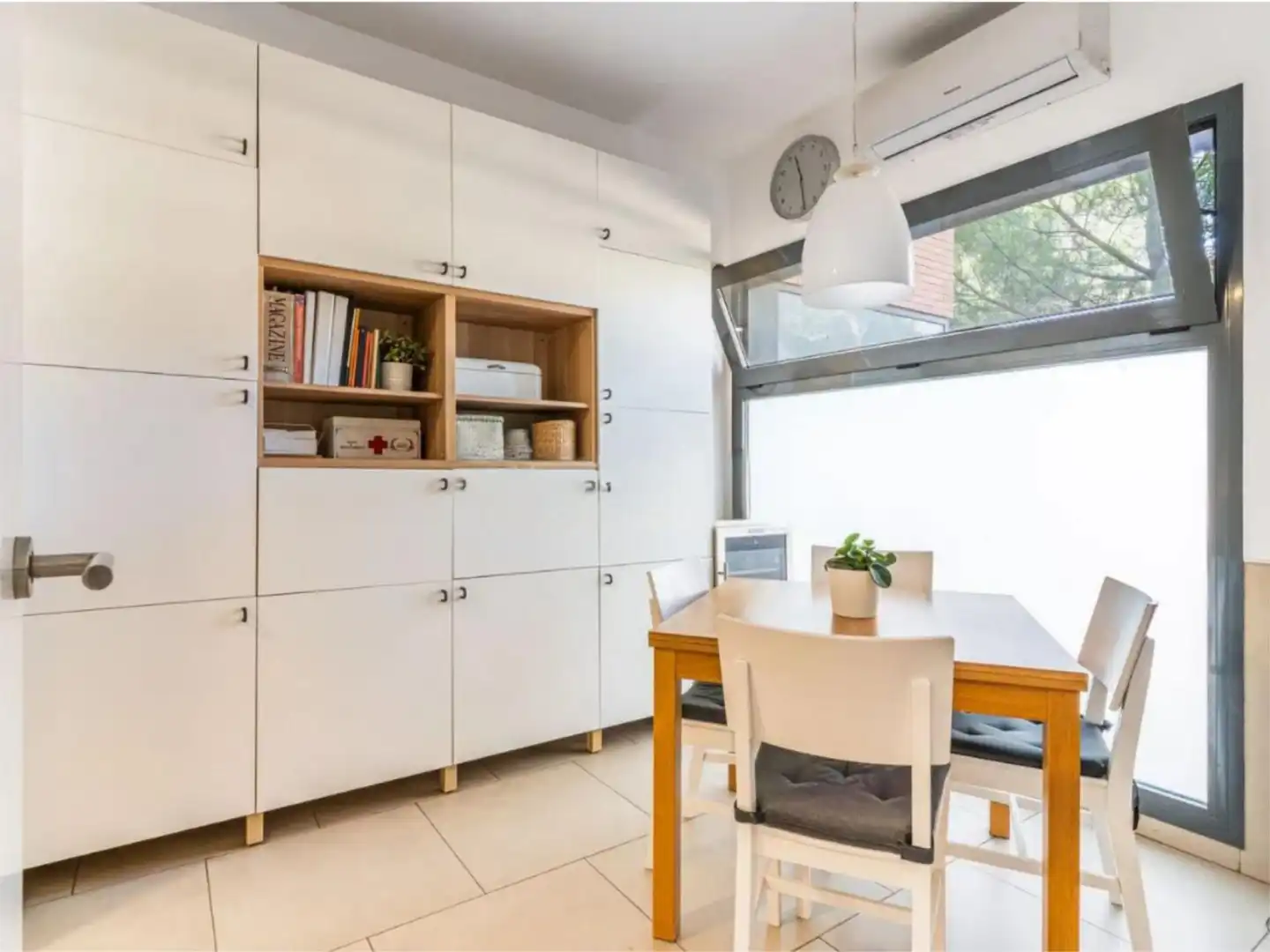 Piso en venta en Colonia Cocina de Piso en venta en Torrelodones con Aire acondicionado, Terraza y Piscina
