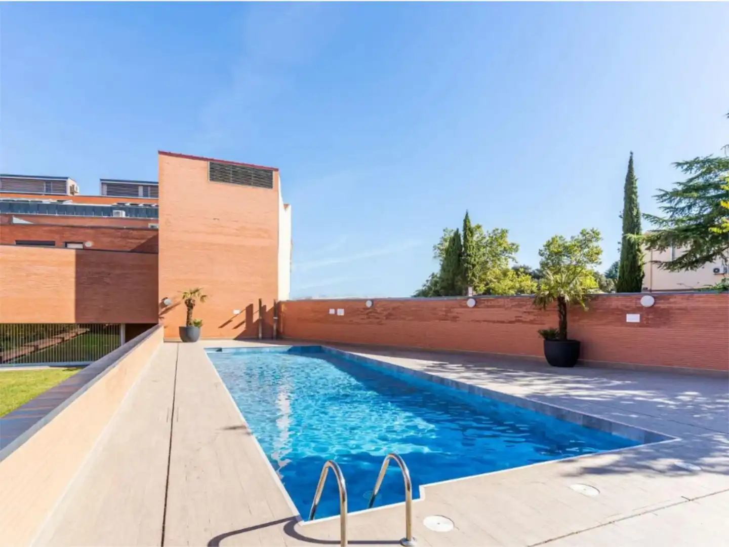 Piso en venta en Colonia Piscina de Piso en venta en Torrelodones con Aire acondicionado, Terraza y Piscina