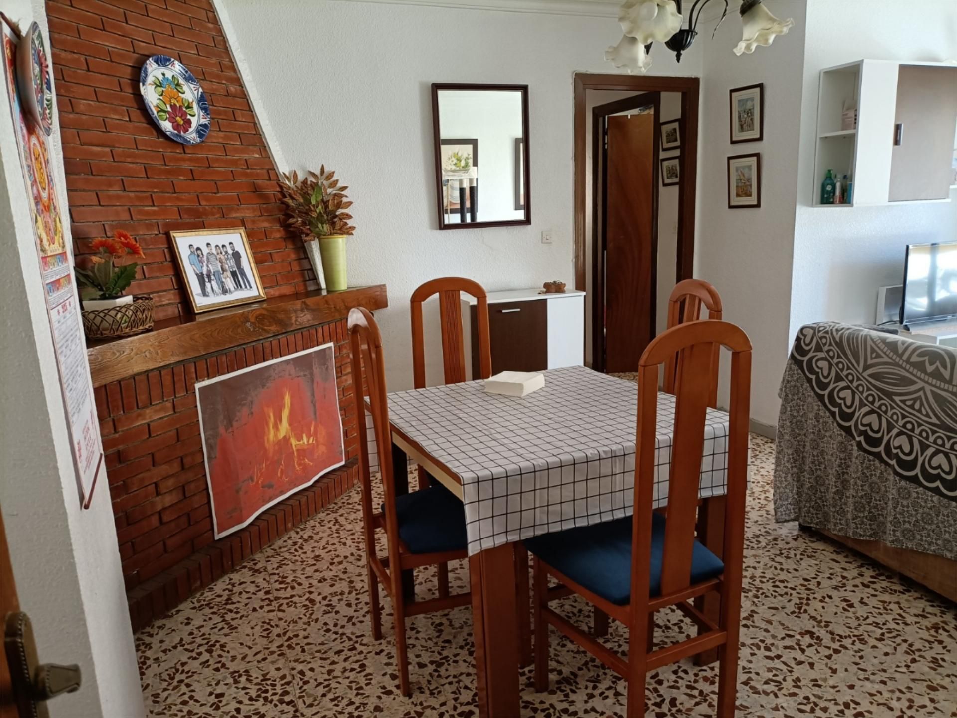 Menjador de Pis per a compartir en  Almería Capital amb Moblat, Forn i Rentadora