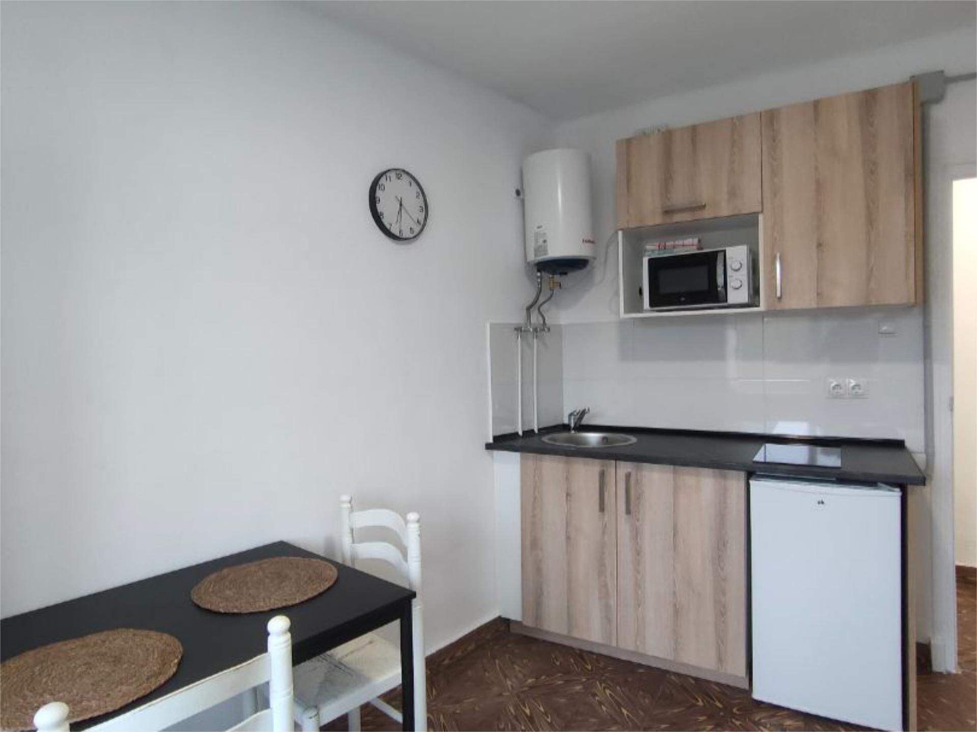 Flat to share in Calle Conde Lemos, 2, Bembibre Kitchen of Flat to share in Bembibre with Heating, Terrace and Furnished