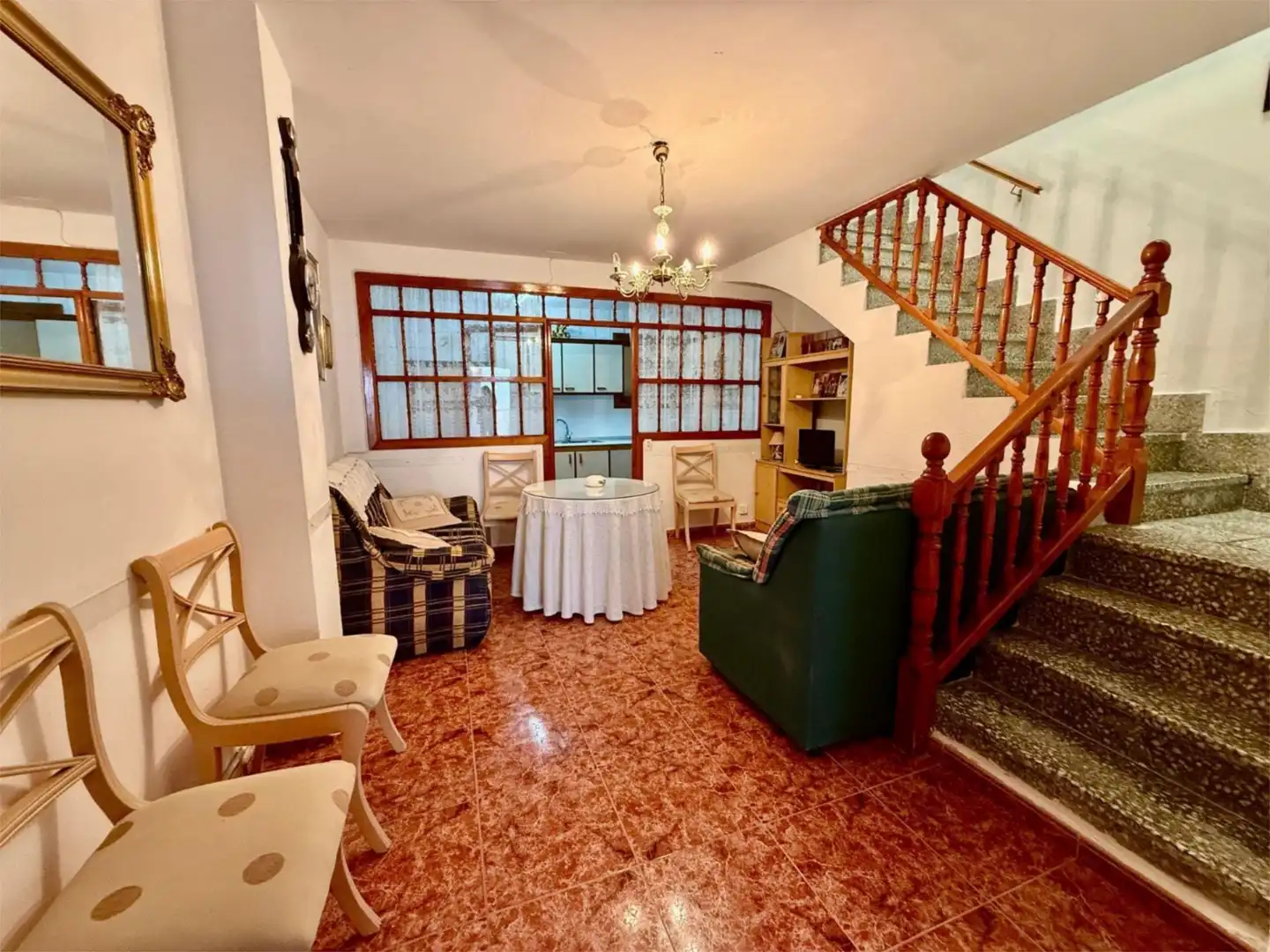 Wohnzimmer von Einfamilien-Reihenhaus zum Verkauf in Abla mit Terrasse, Möbliert und Ofen