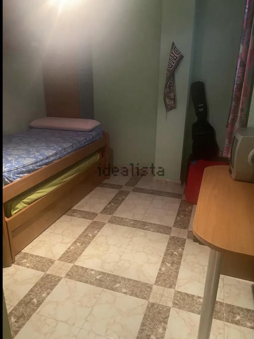 Dormitori de Pis de lloguer en Campos del Río amb Aire condicionat, Parquet i Moblat