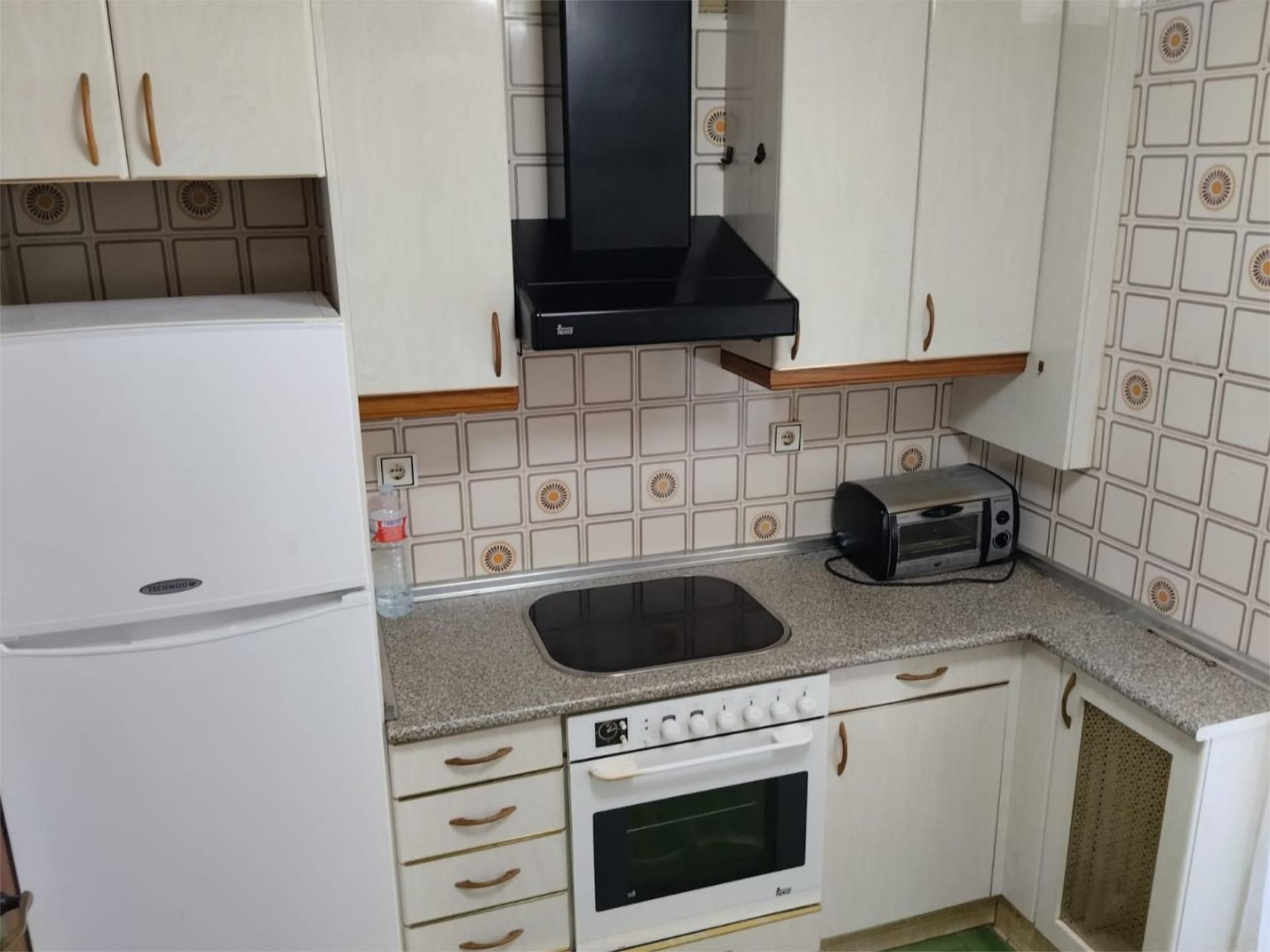 Pis en venda a Los Olmillos, 9, Villamuriel de Cerrato Cuina de Pis en venda en Villamuriel de Cerrato amb Terrassa i Balcó