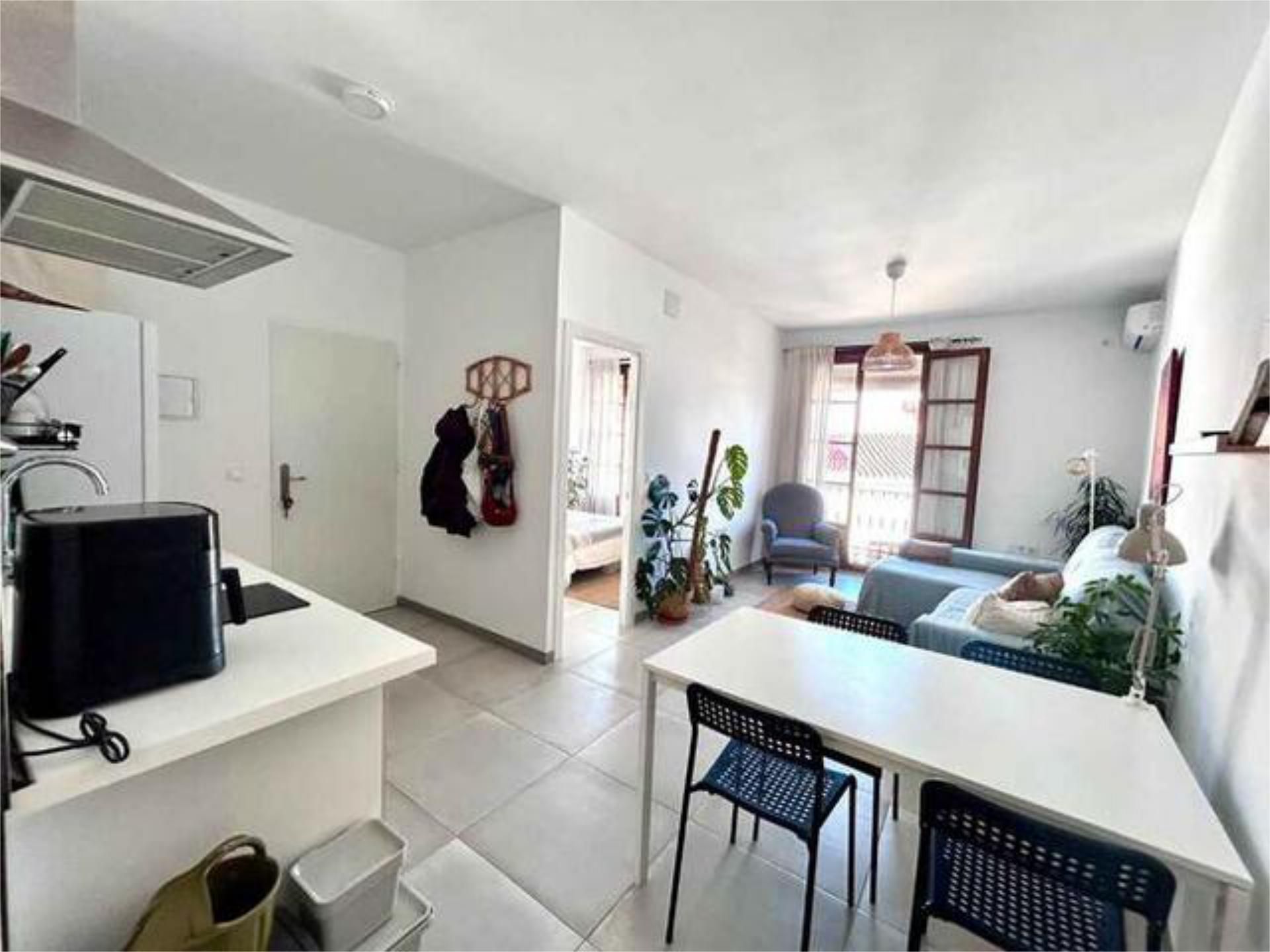 Vista exterior de Pis de lloguer en Aznalcázar amb Calefacció, Terrassa i Moblat