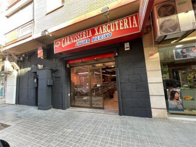 Local comercial en Alquiler en Torrefiel