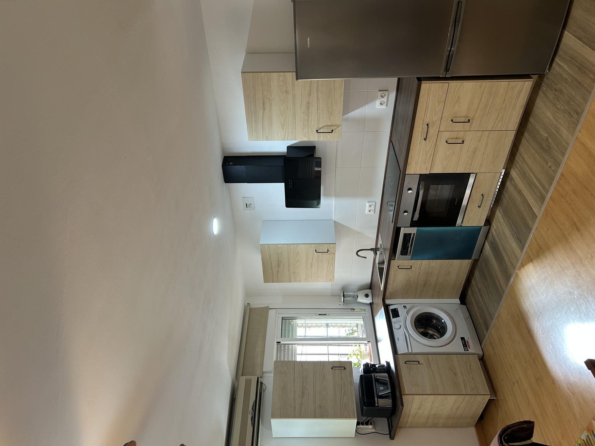 Kitchen of Flat for sale in  Sevilla Capital  with Air Conditioner and Balcony