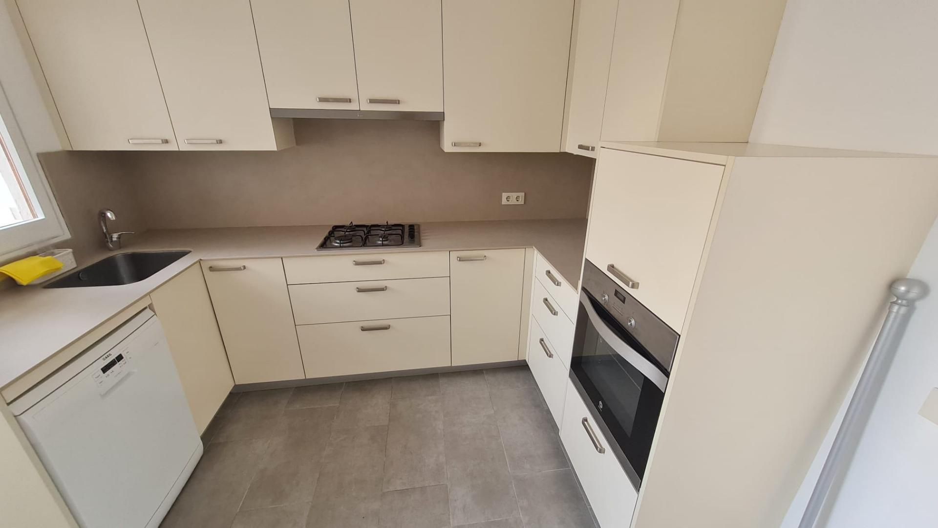 Pis de lloguer a Carrer Doctor Lluis Fábregas, 4, Saus, Camallera i Llampaies