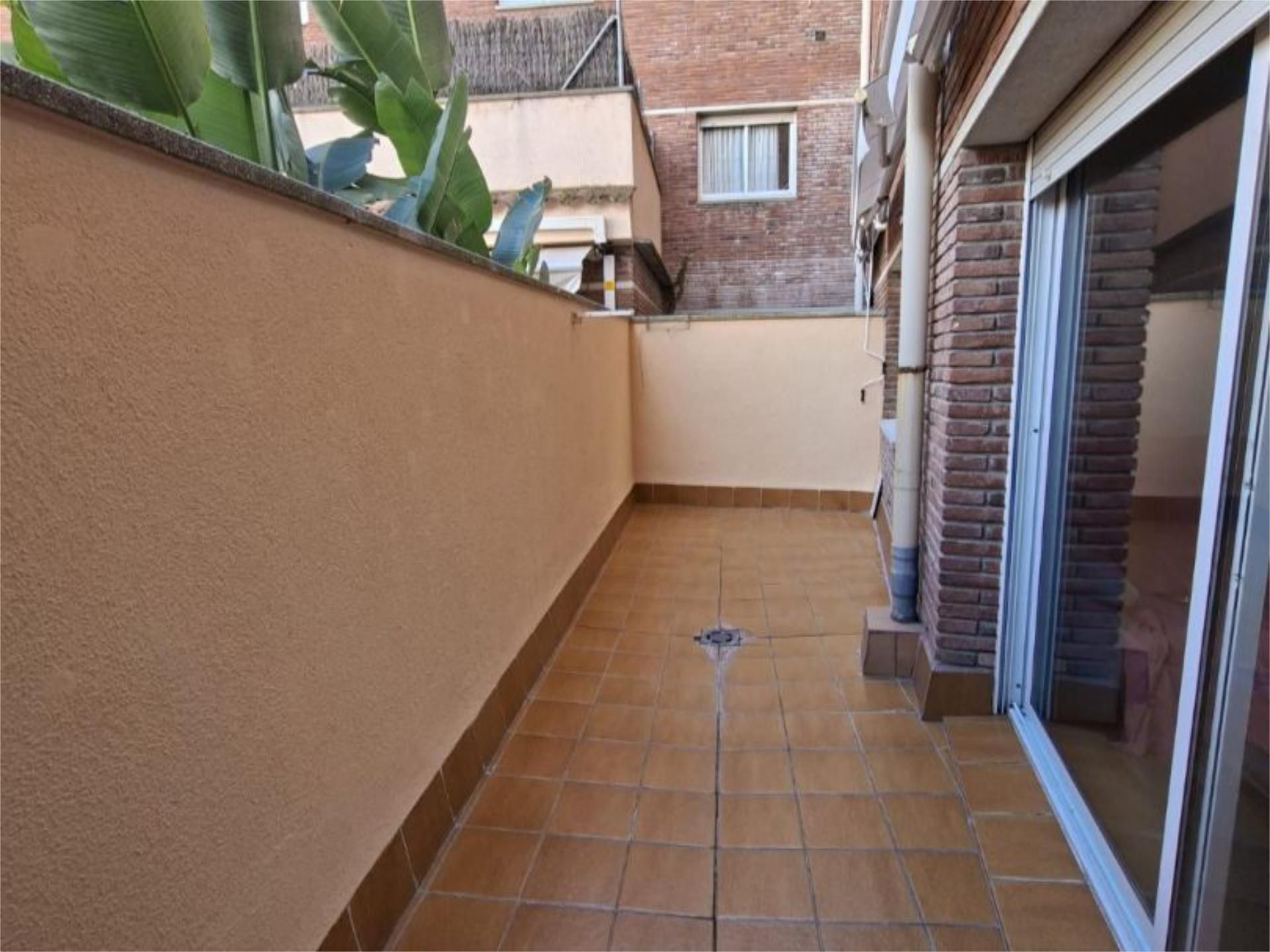 Flat to rent in Carrer de Mare de Déu dels Àngels, 11, Barri del Centre
