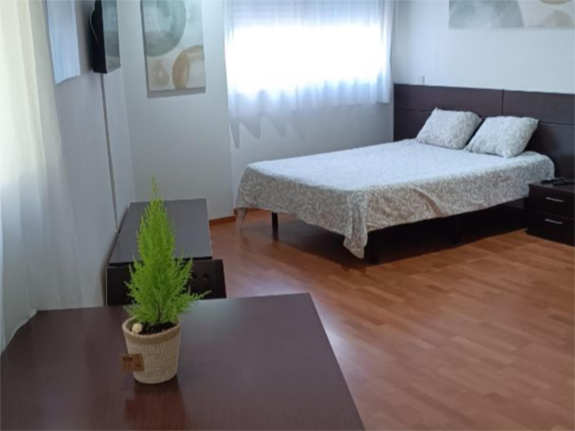 Schlafzimmer von Wohnung miete in Bormujos mit Klimaanlage, Heizung und Möbliert