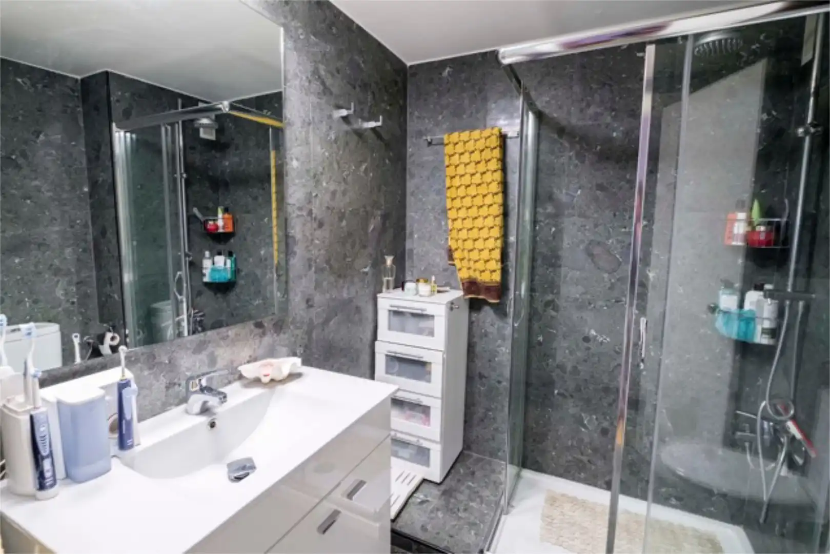 Bathroom of Flat for sale in Pozuelo de Alarcón  with Air Conditioner, Swimming Pool and Balcony