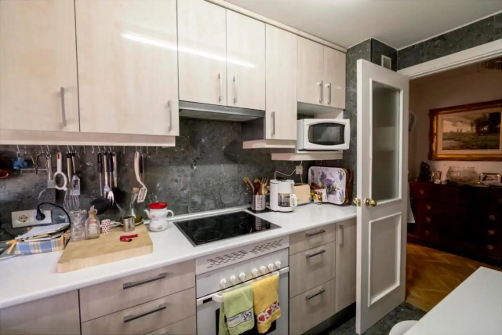 Kitchen of Flat for sale in Pozuelo de Alarcón  with Air Conditioner, Swimming Pool and Balcony