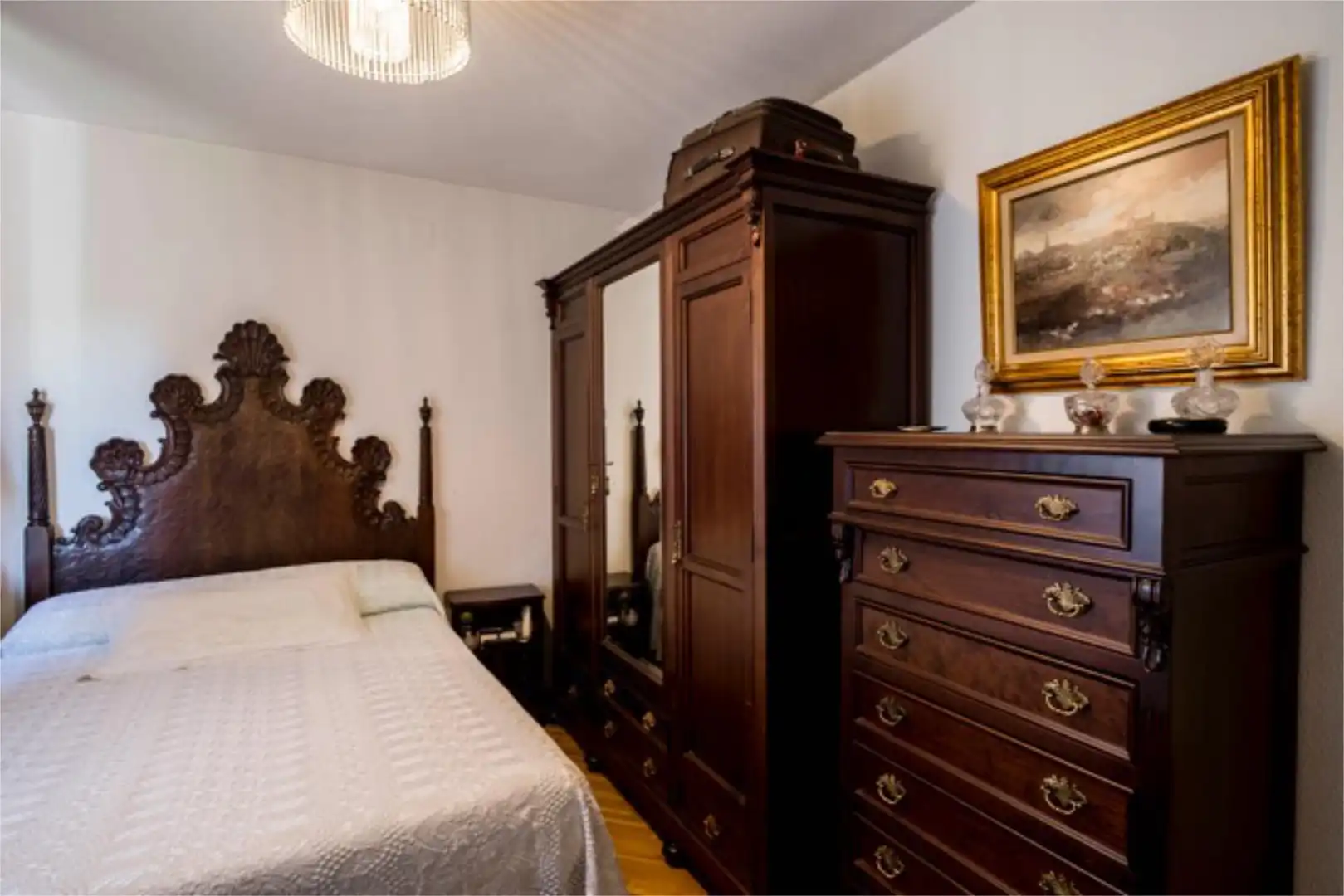Bedroom of Flat for sale in Pozuelo de Alarcón  with Air Conditioner, Swimming Pool and Balcony