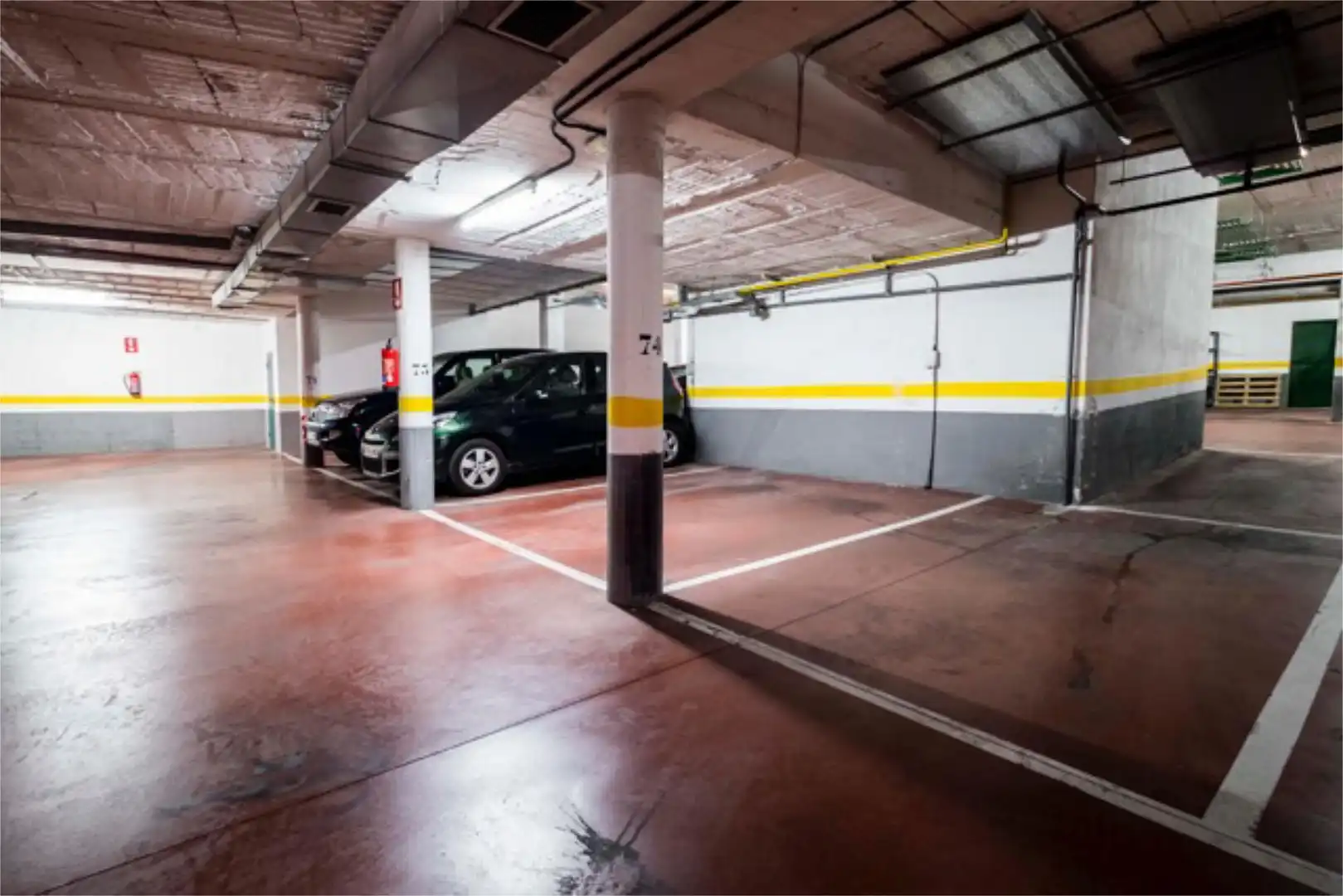 Parking of Flat for sale in Pozuelo de Alarcón  with Air Conditioner, Swimming Pool and Balcony
