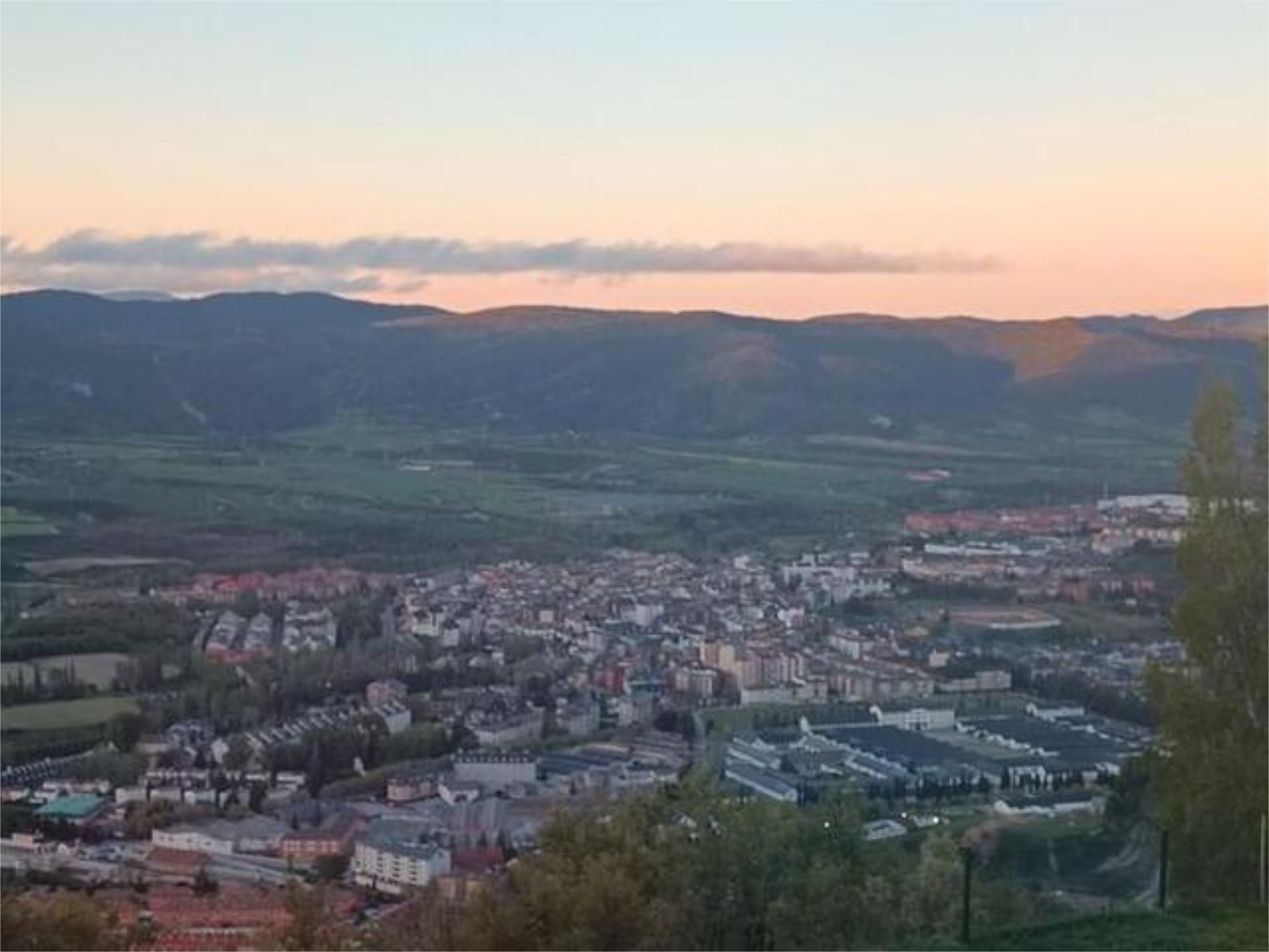 Pis de lloguer a Poblaciones norte Vista exterior de Pis de lloguer en Jaca amb Moblat i Es permeten mascotes