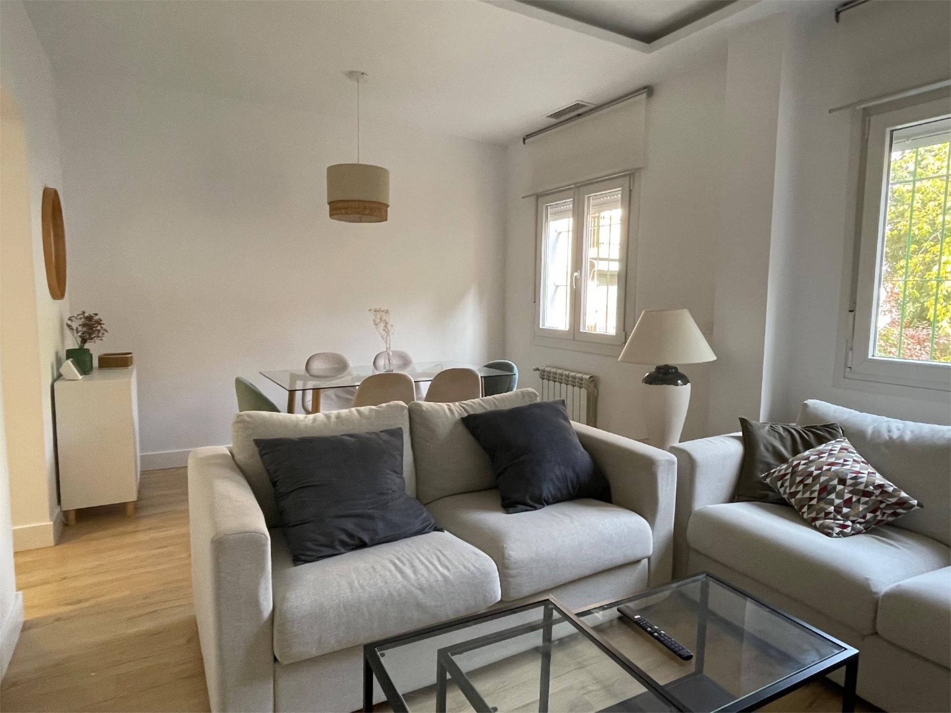 Sala d'estar de Pis de lloguer en  Madrid Capital amb Aire condicionat, Calefacció i Parquet