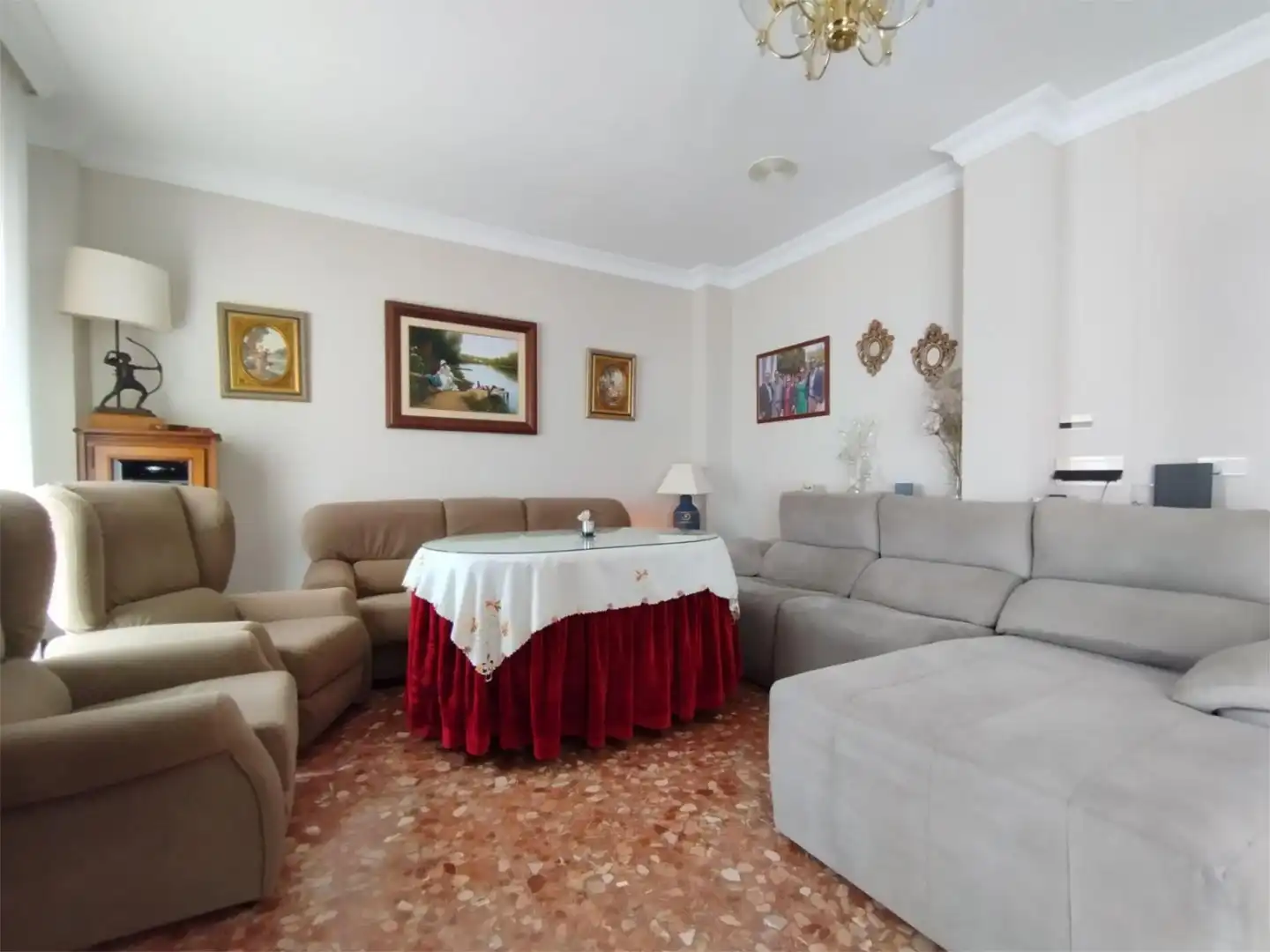 Sala d'estar de Casa adosada en venda en Lucena amb Aire condicionat, Calefacció i Terrassa